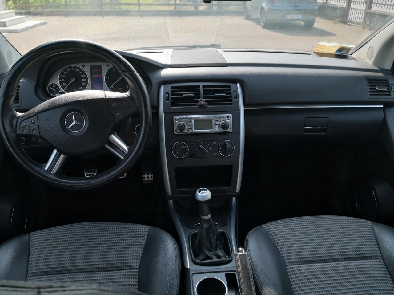 Mercedes-benz B 180 clima neopatentati