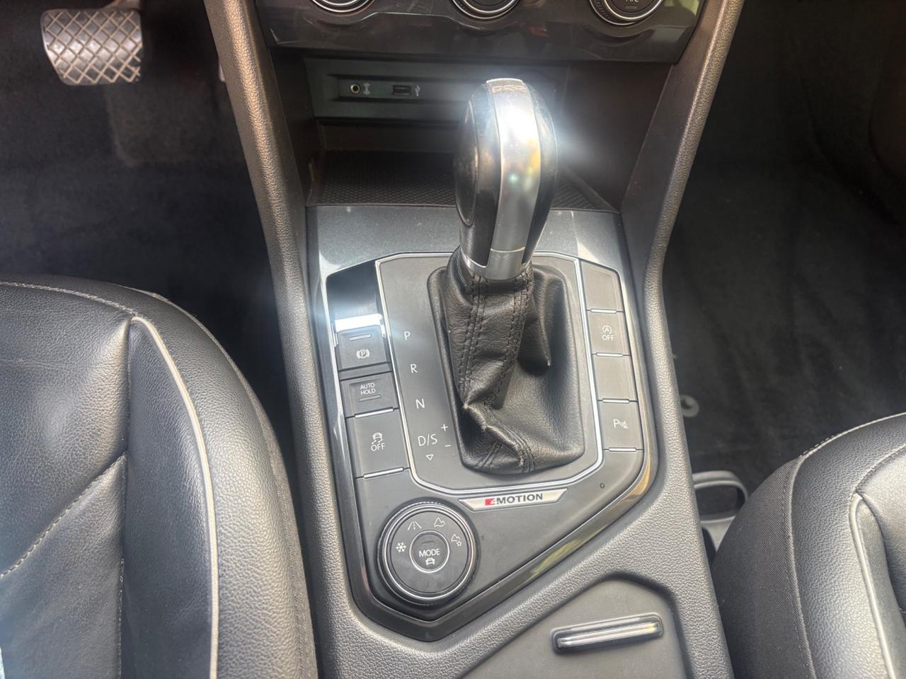 Volkswagen Tiguan 2.0 BiTDI SCR DSG 4MOTION R-Line BMT