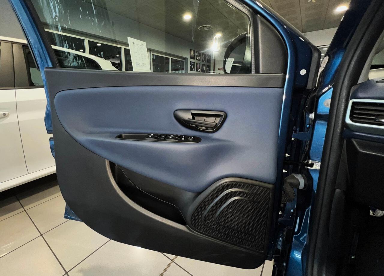 Lancia Ypsilon 1.0 FireFly 5 porte S&S Hybrid Platino