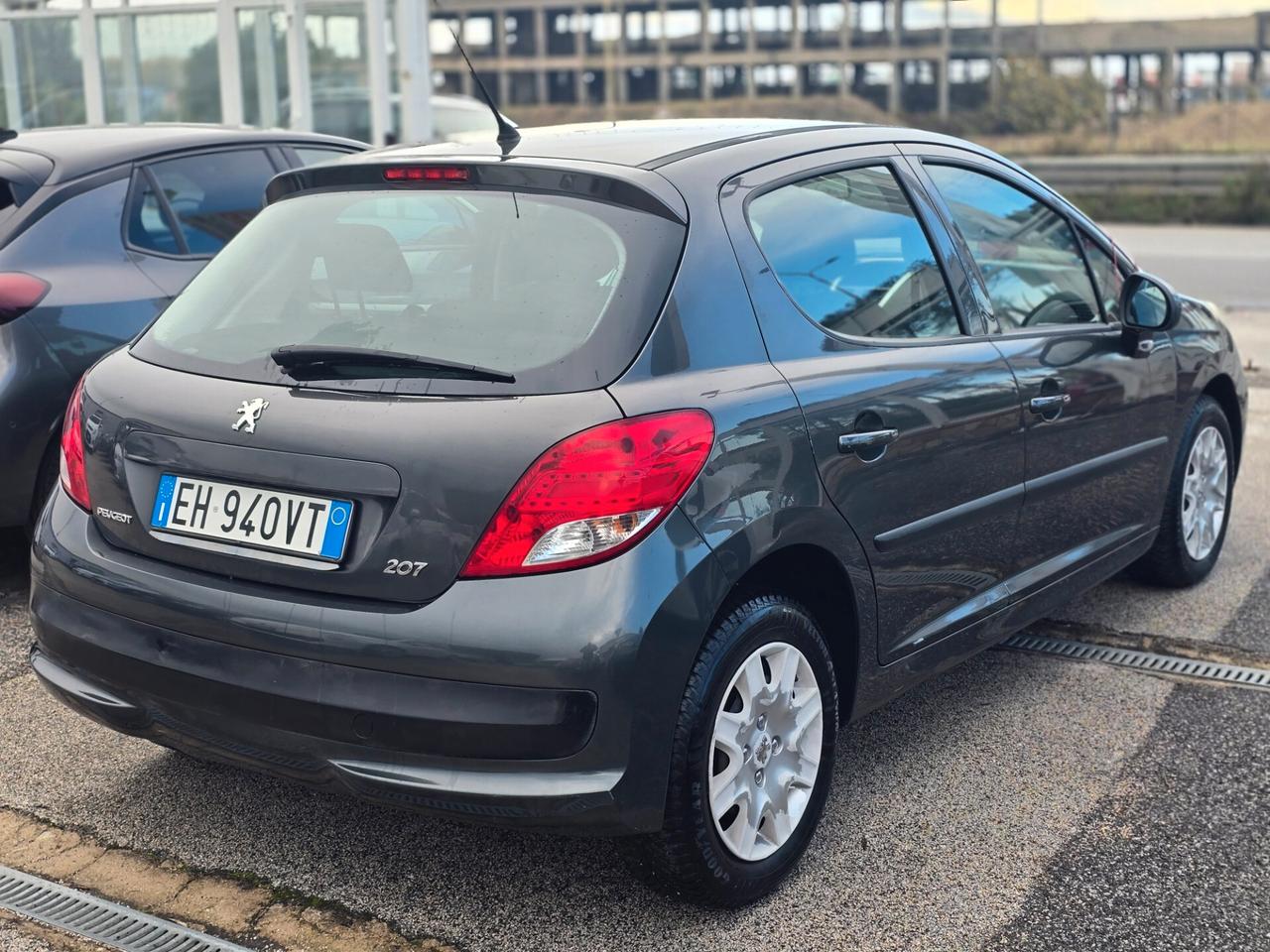 Peugeot 207 1.4 HDi 70CV 5p. Active