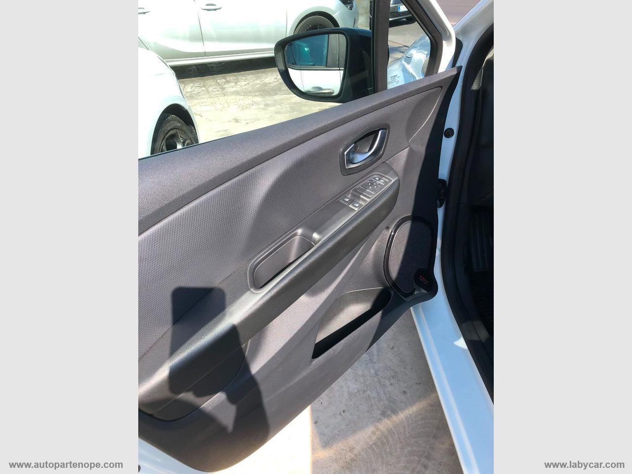RENAULT Clio dCi 8V 75CV 5p. Moschino Intens