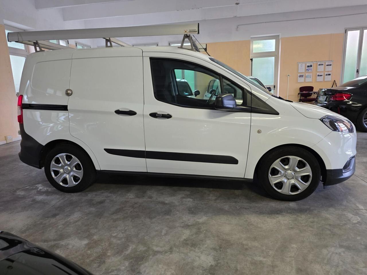 Ford Transit Courier furgone autocarro N1 2posti volume variabile