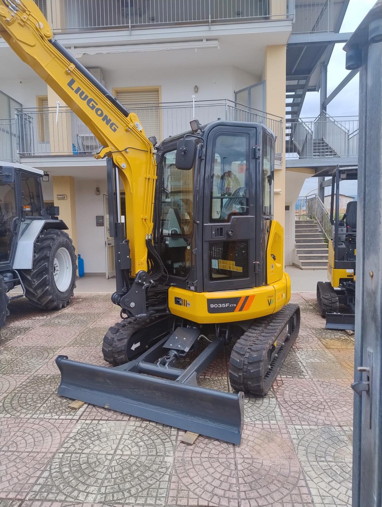 Escavatore Nuovo LiuGong 9035F (39 Quintali)
