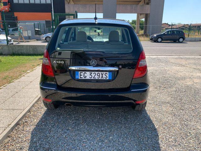MERCEDES-BENZ A 180 BlueEFFICIENCY Premium