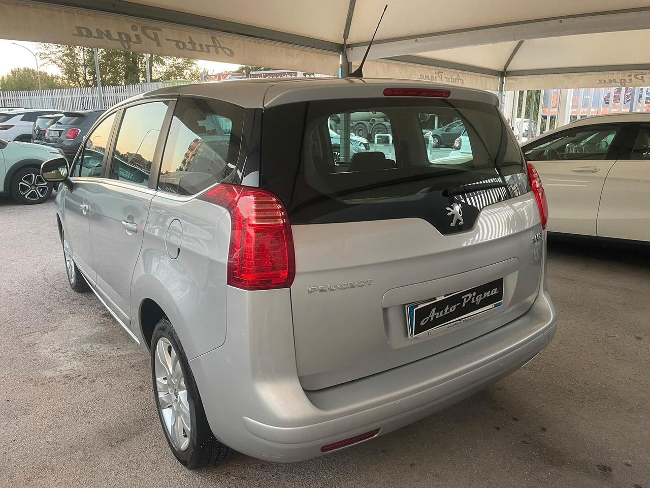 Peugeot 5008 1.6 HDi 112CV Allure