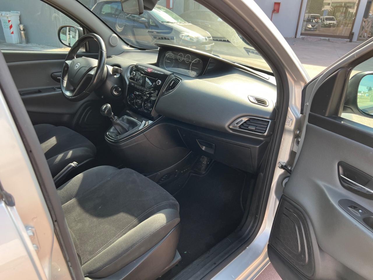 Lancia Ypsilon 1.3 MJT 16V 95 CV 5 porte S&S Silver