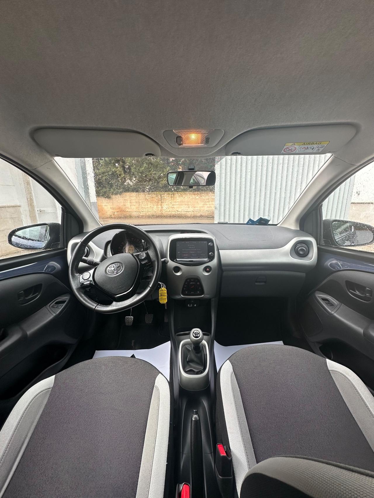 Toyota Aygo 1.0 VVT-i 69 CV 5 porte x-play