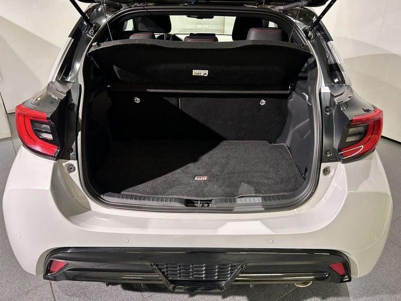 Toyota Yaris Yaris 1.5 130 Hybrid 5 porte GR Sport AREA C FREE