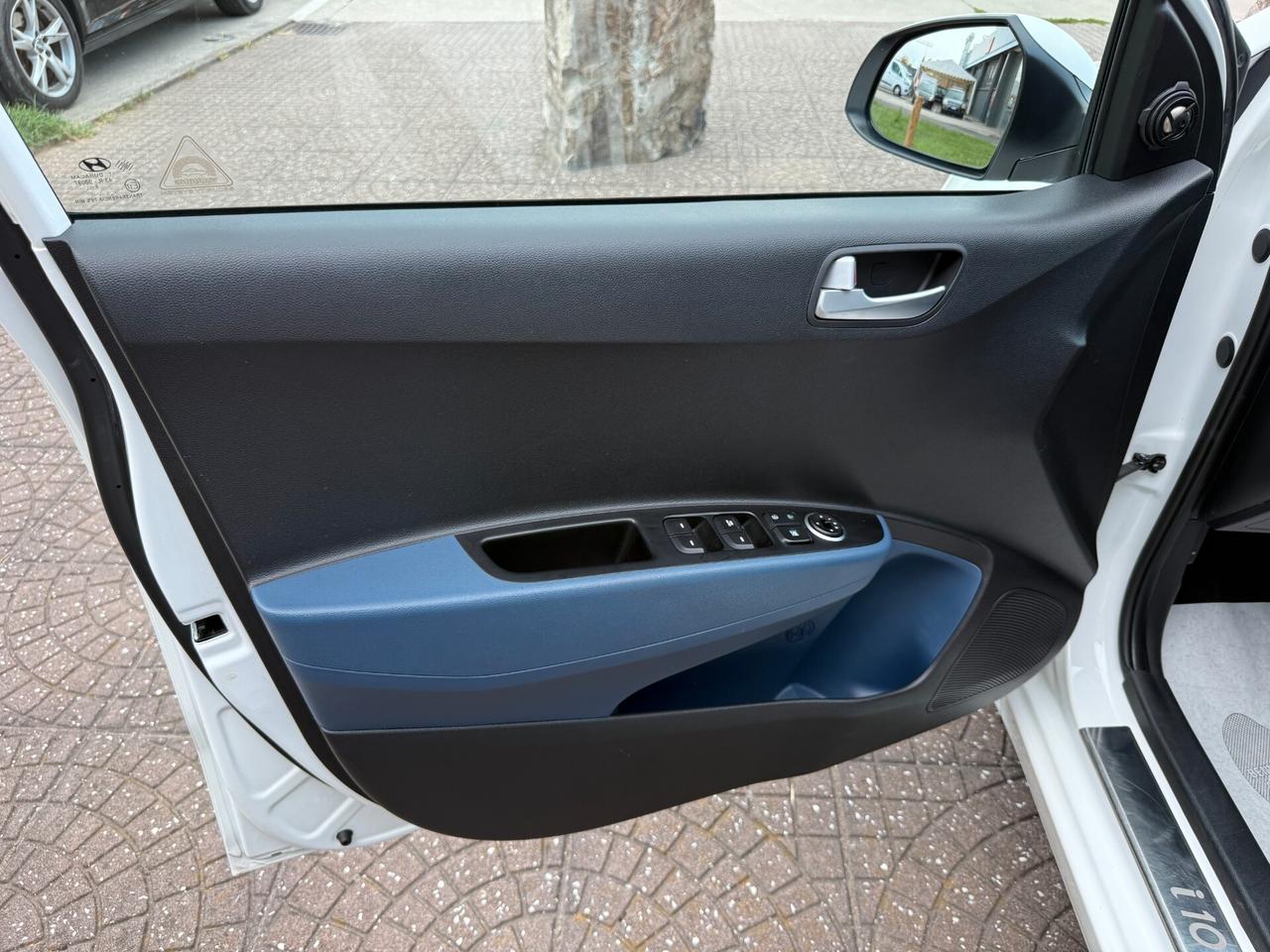 Hyundai i10 1.2 MPI Sound Edition A/T