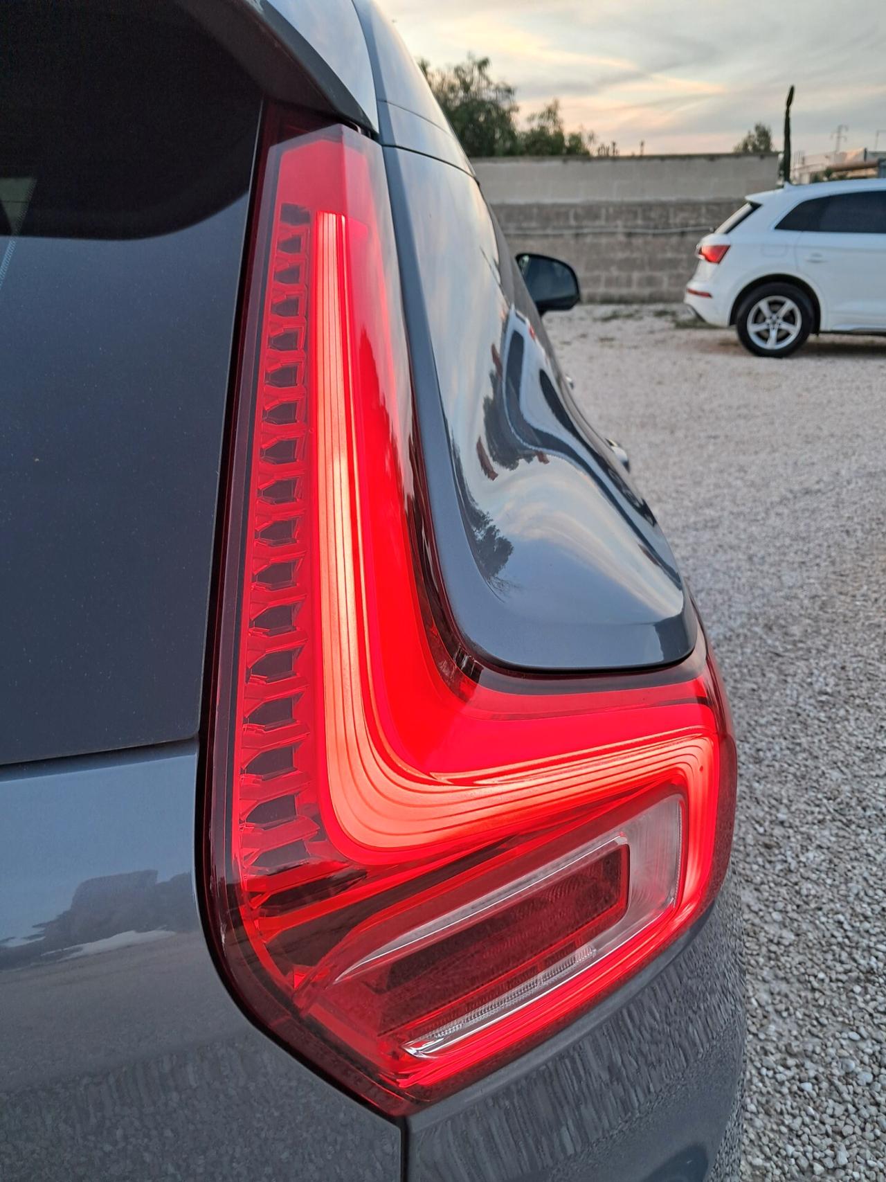 Volvo XC40-2.0-150CV*CAM*LED*NAVI