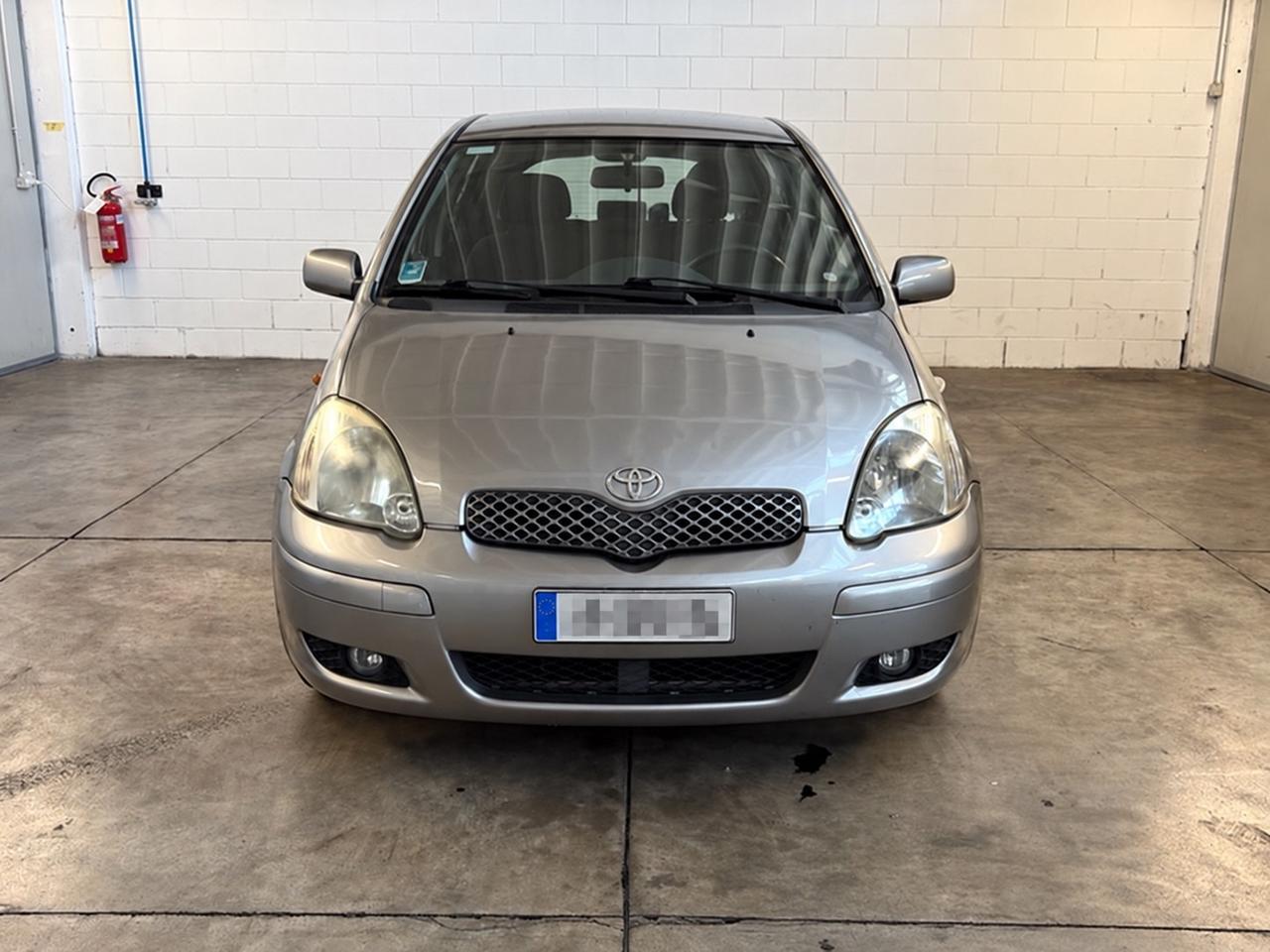 Toyota Yaris 1.0i 16V cat 3 porte Sol