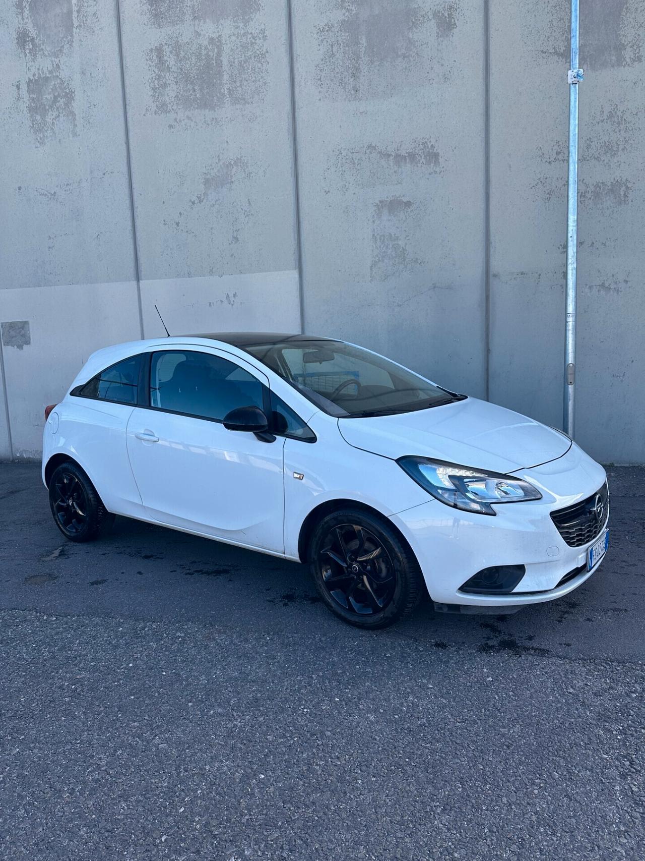 Opel Corsa 1.2 Coupé Black Edition