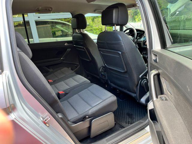VOLKSWAGEN Touran 1.6 TDI 115 CV SCR DSG R LINE EXCLUSIVE *7 POSTI*