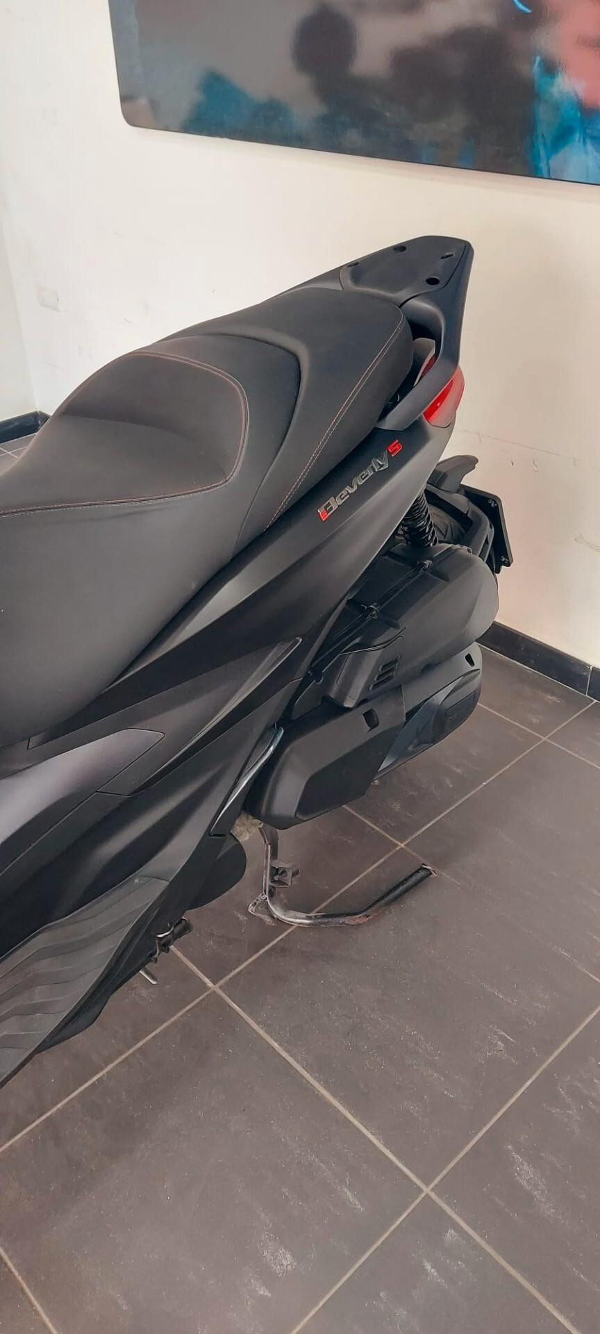 Piaggio Beverly 400 sport