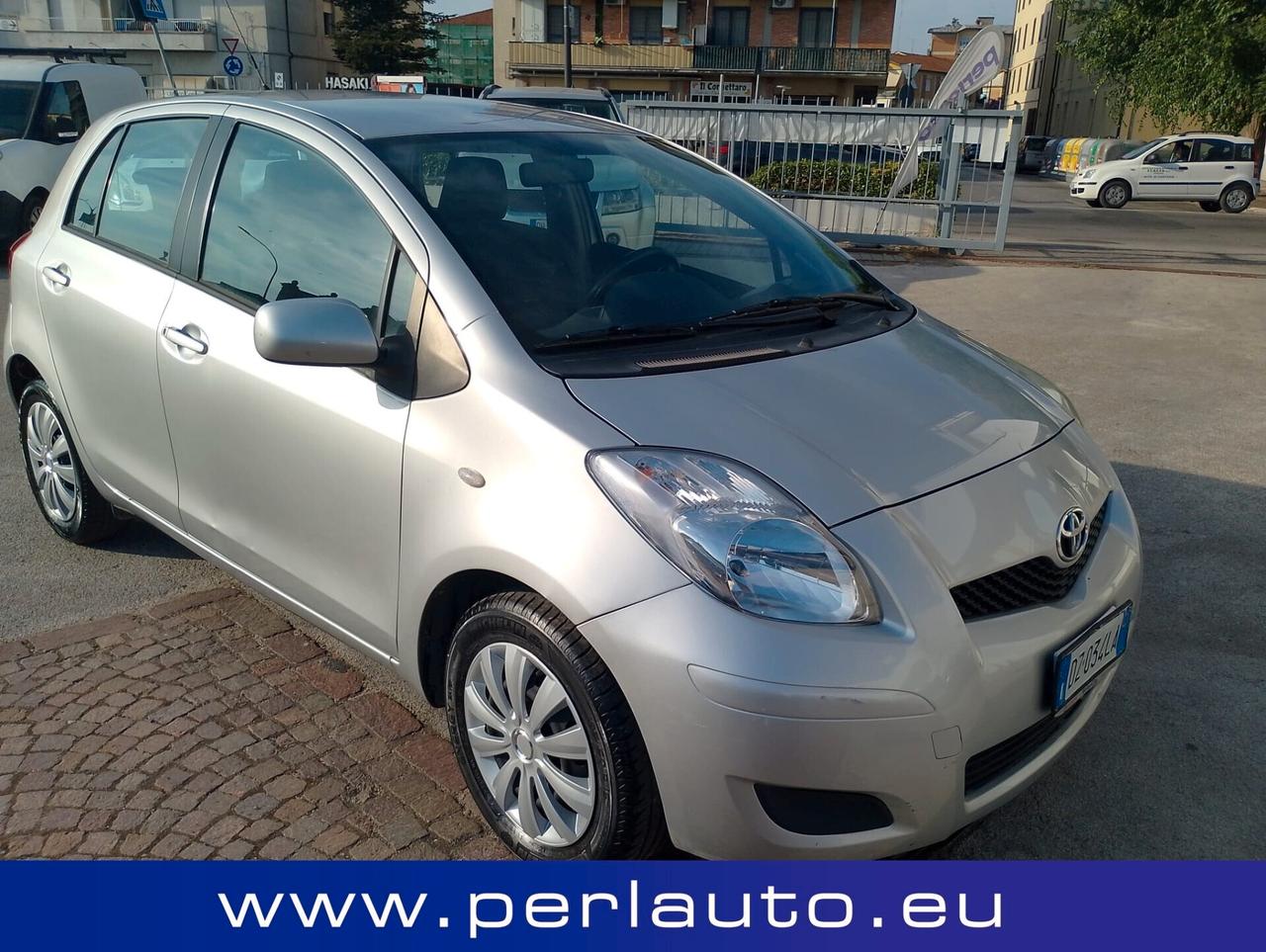 Toyota Yaris 1.0 5 porte Sol
