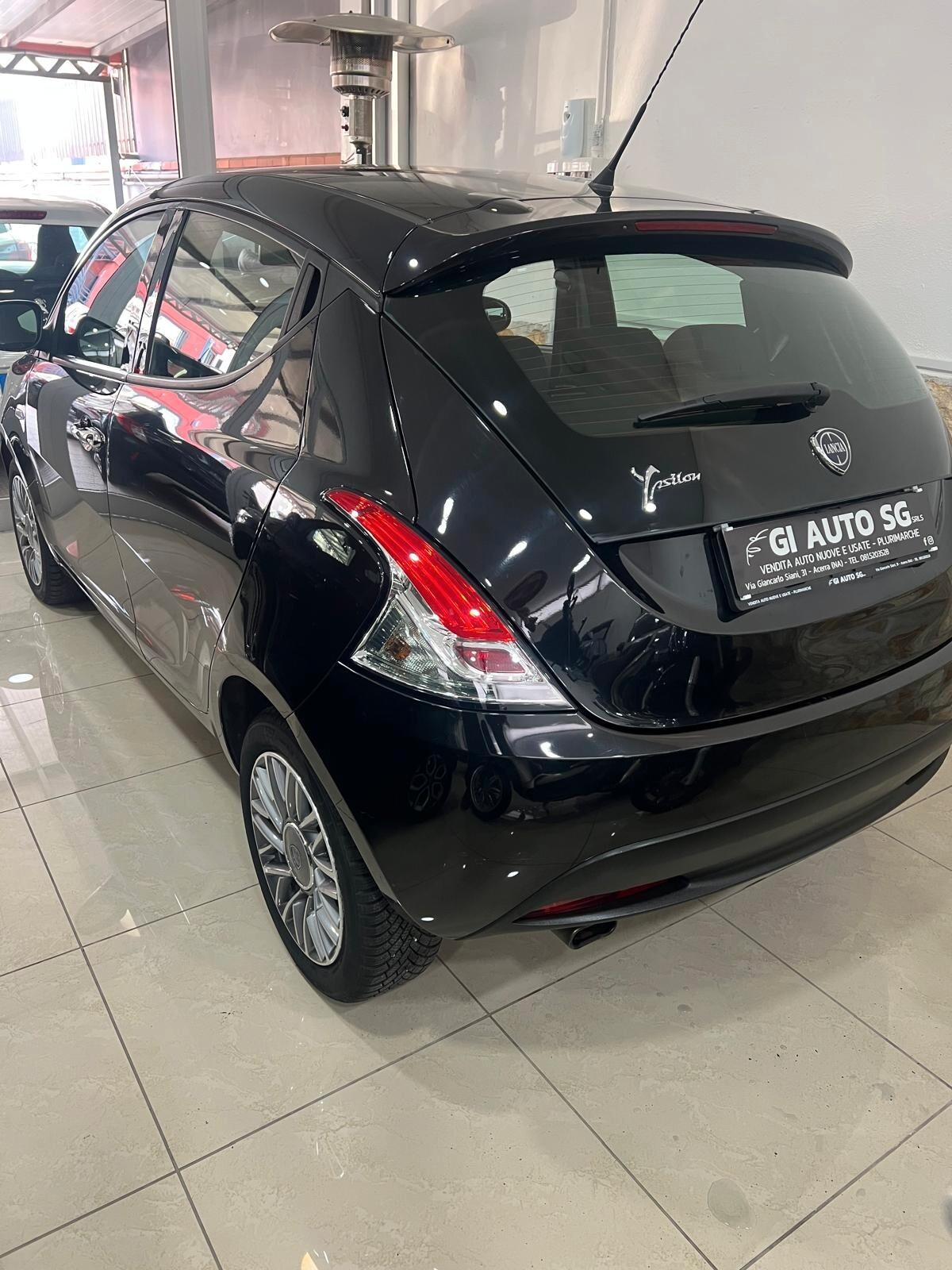 Lancia Ypsilon 1.2 69 CV 5 porte Silver