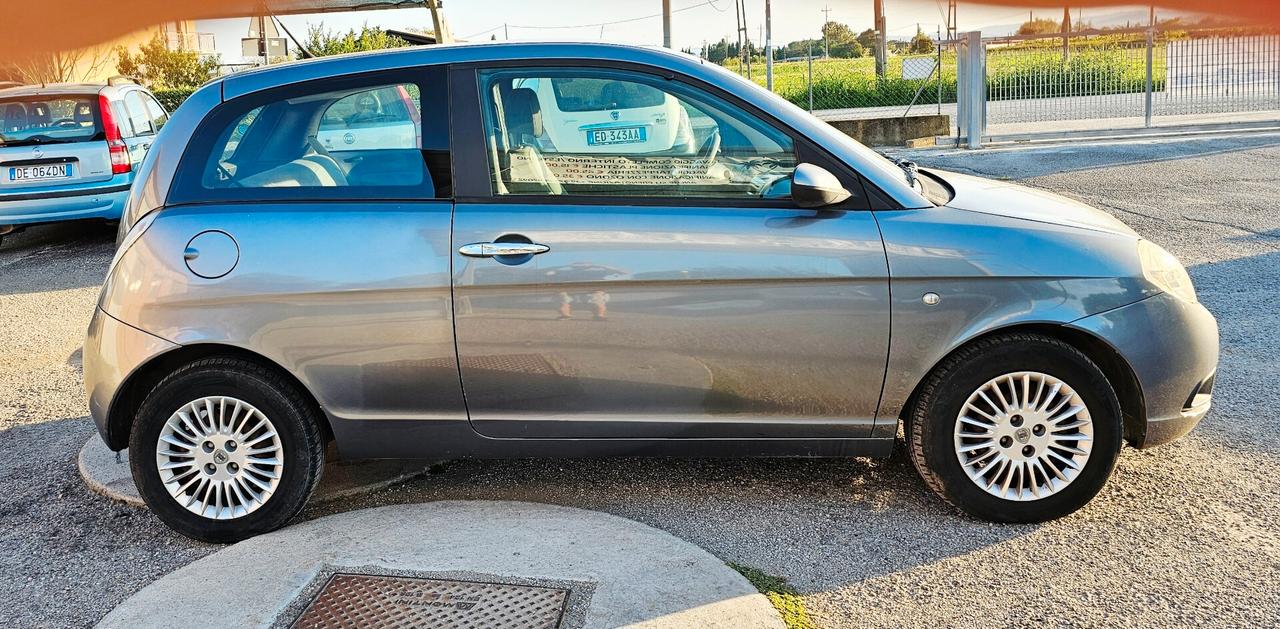 Lancia Ypsilon 1.2 Argento