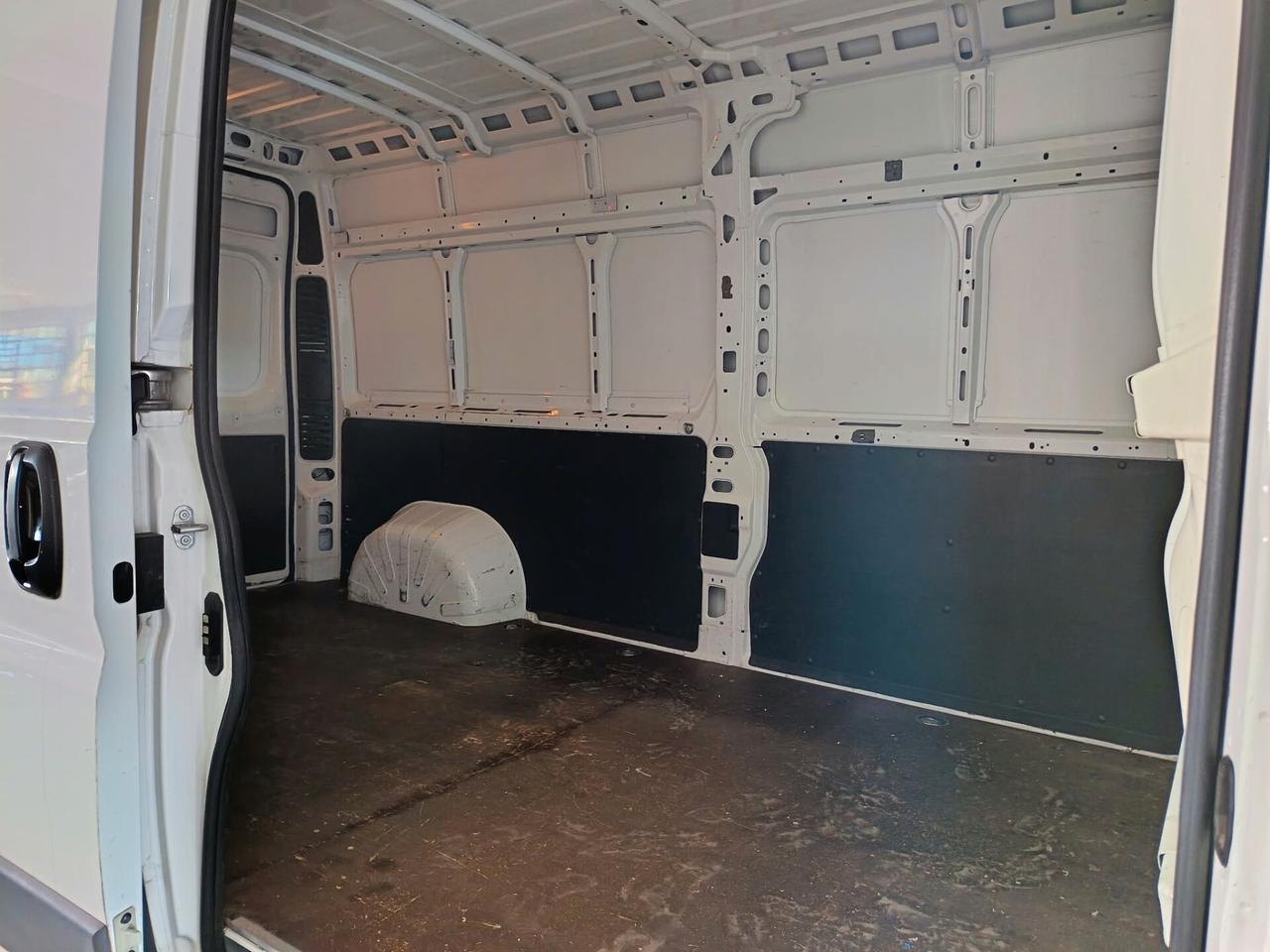 Peugeot Boxer 335 2.0 BlueHDi 130CV PLM-TA Furgone