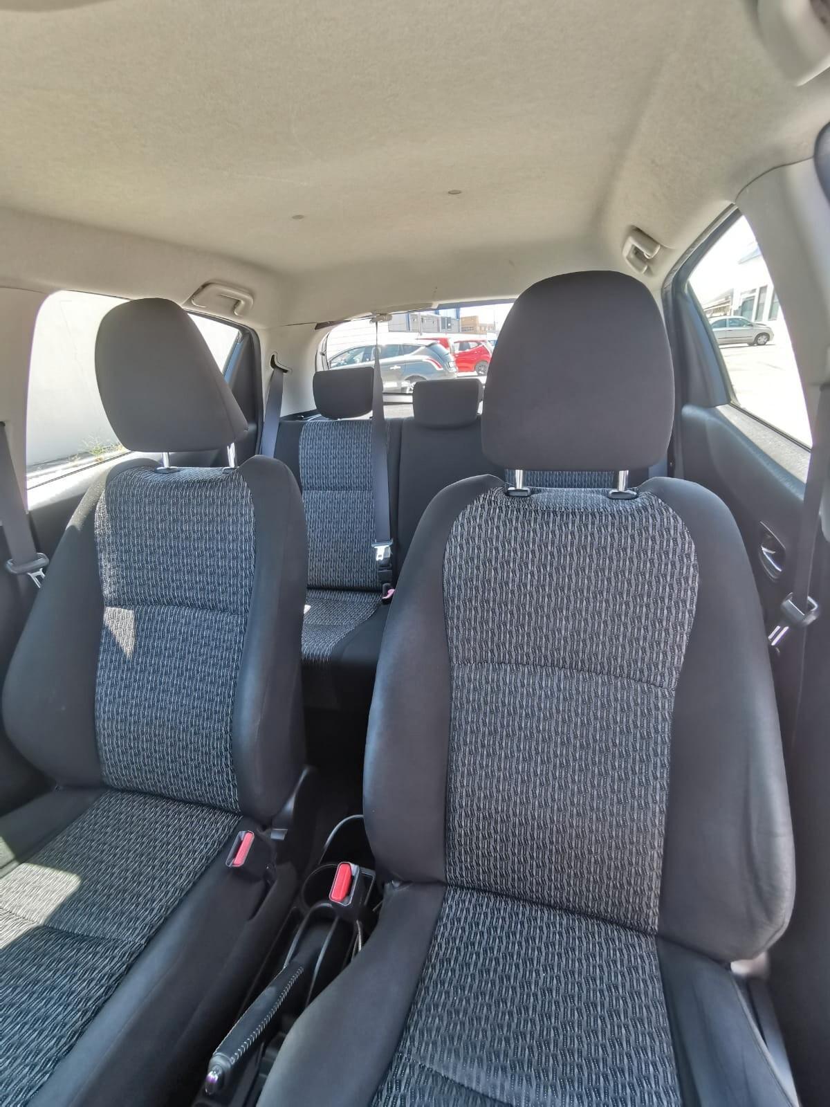 Toyota Yaris 1.0 5 porte Lounge 2013