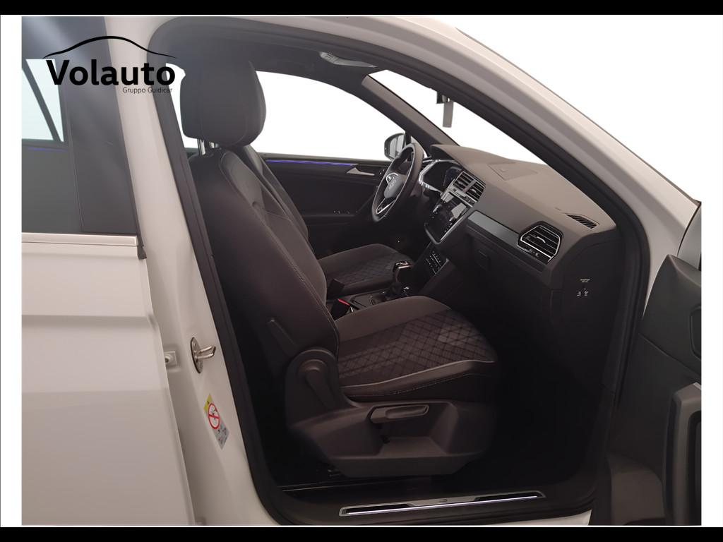 VOLKSWAGEN Tiguan II 2021 - Tiguan 1.5 tsi R-Line 150cv dsg
