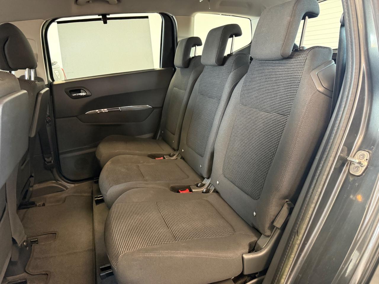 Peugeot 5008 1.6 HDi 112CV Active