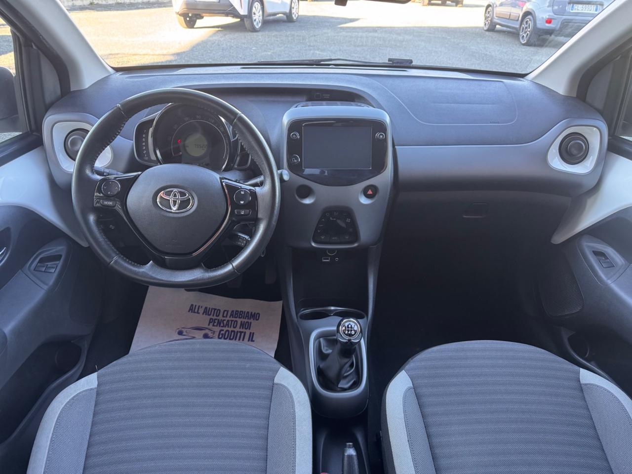 Toyota Aygo 1.0 72 CV 5 porte x-play