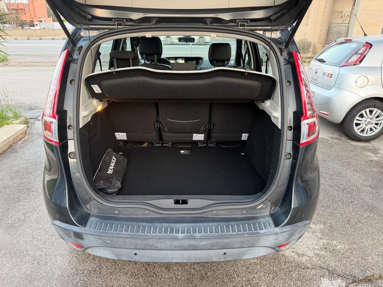 Renault Scenic 1.5 dCi 110 cv 2011 Navig retroc