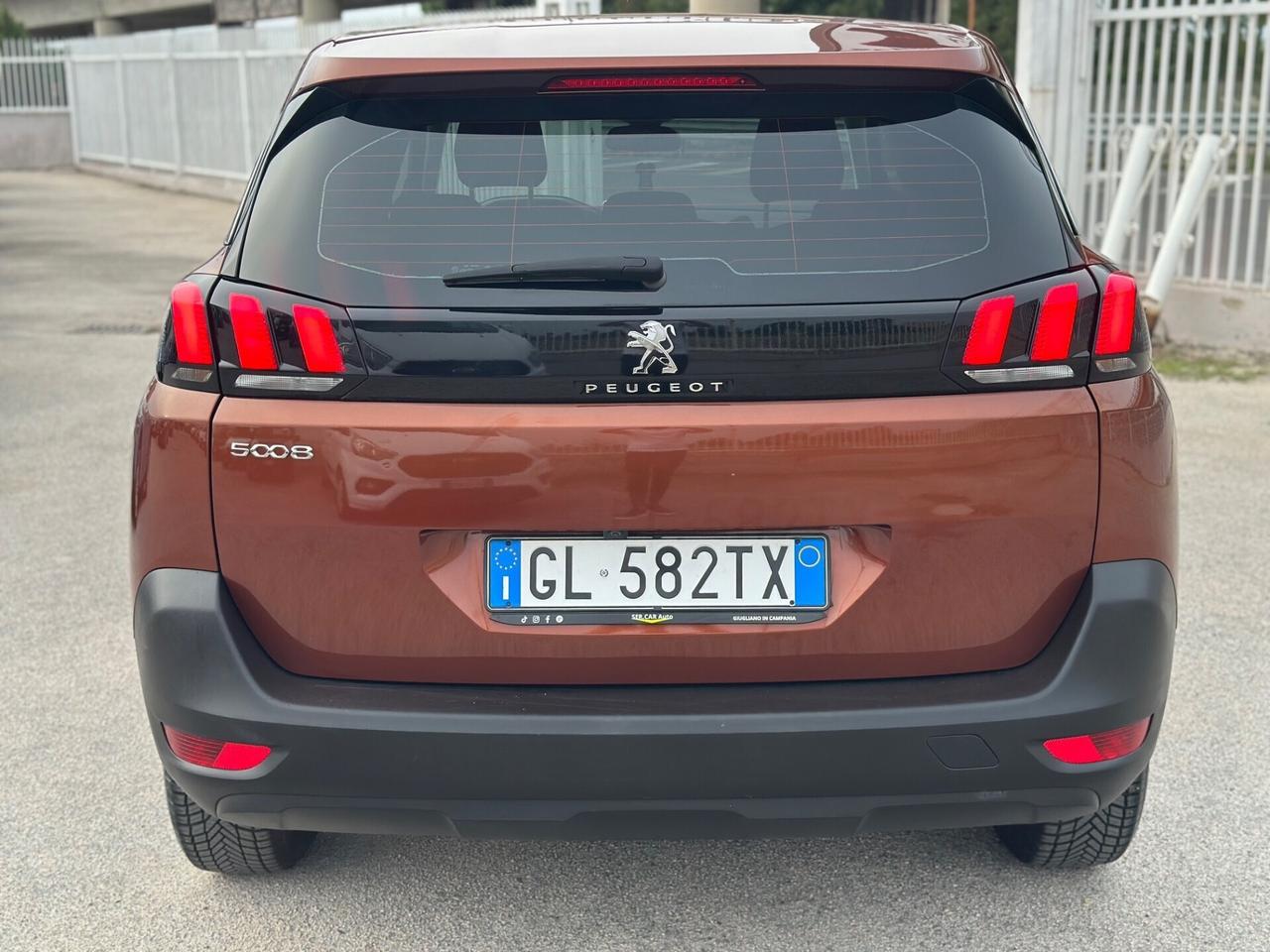 Peugeot 5008 2023 1.5 130 Pack !Soli 48 Mila Km!