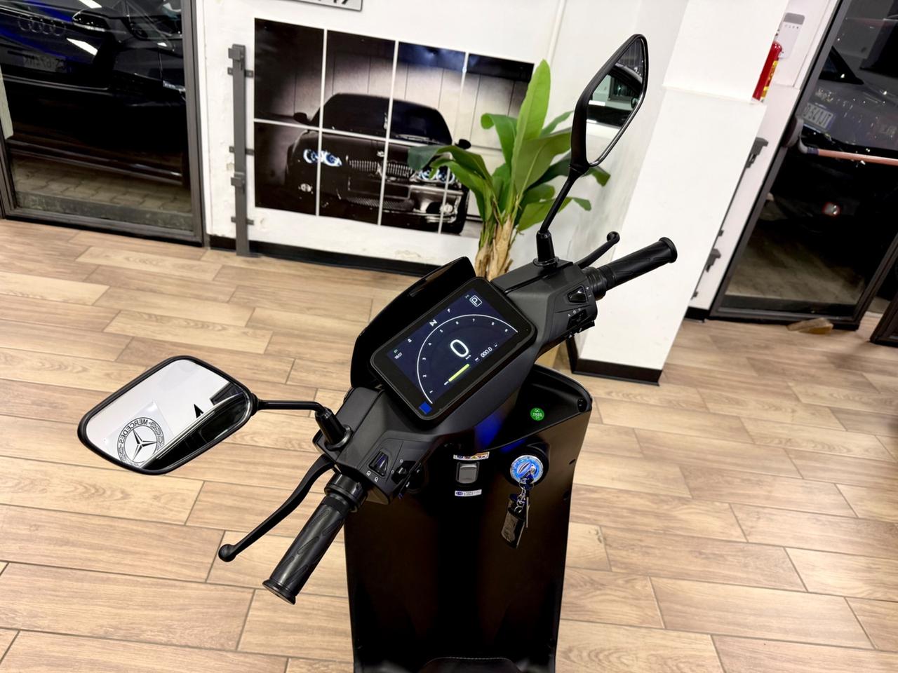 Scooter elettrico LvNeng NCE S