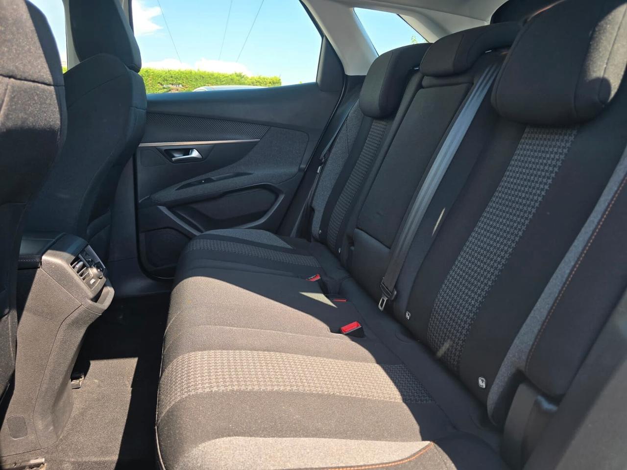 Peugeot 3008 BlueHDi 130 S&S Crossway