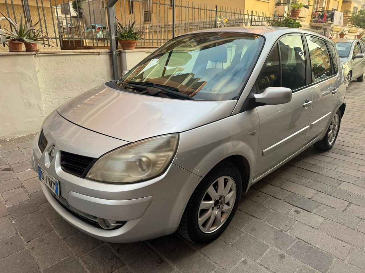 RENAULT Scenic 1.9 dCi 130CV