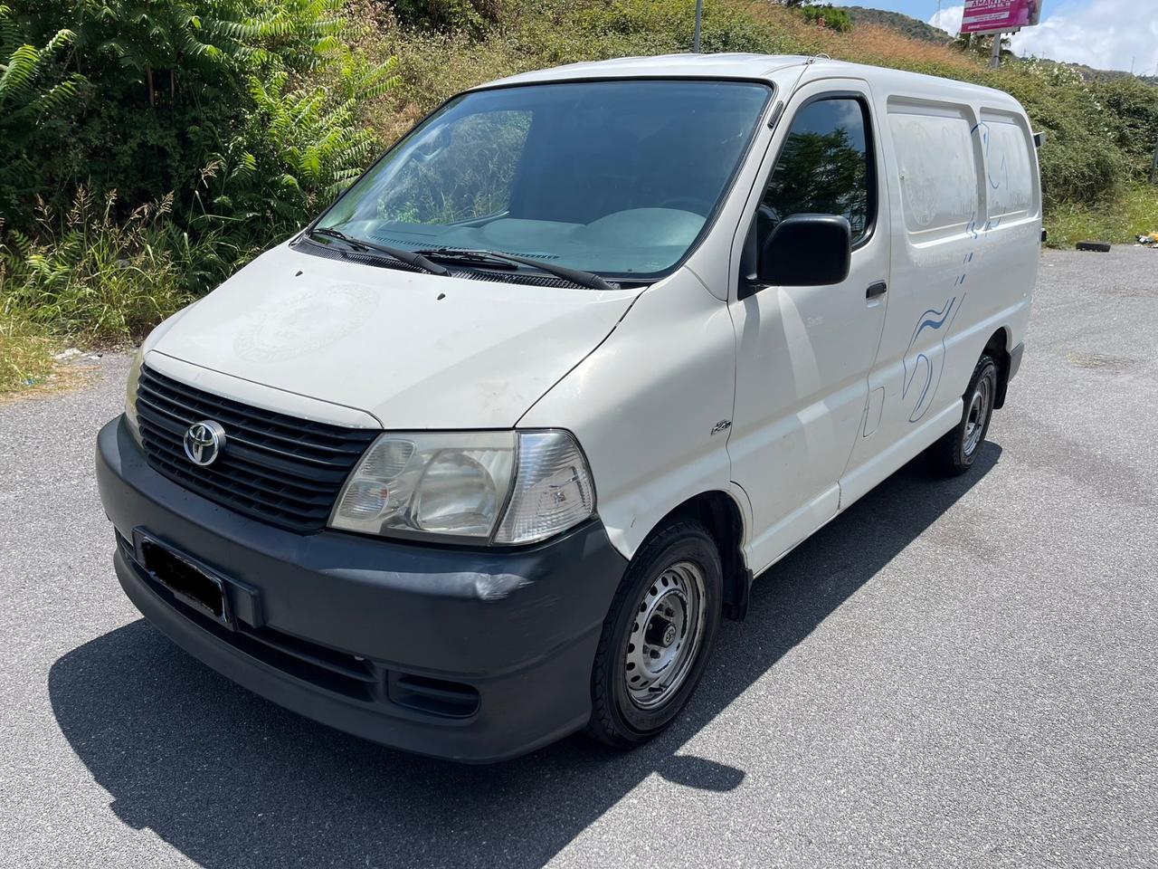 Toyota Hiace 2.5 D-4D Van