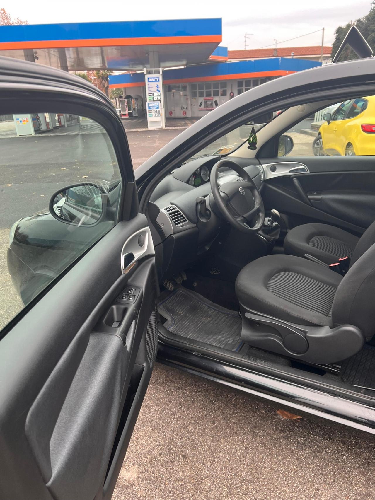 Lancia Ypsilon 1.2 Versus