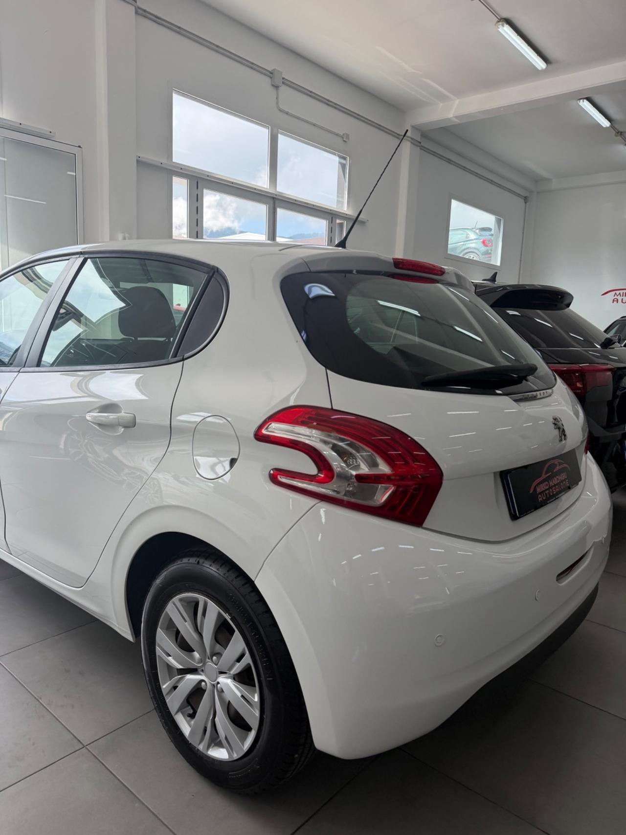 Peugeot 208 1.2 BENZ 5 porte FINANZIABILE
