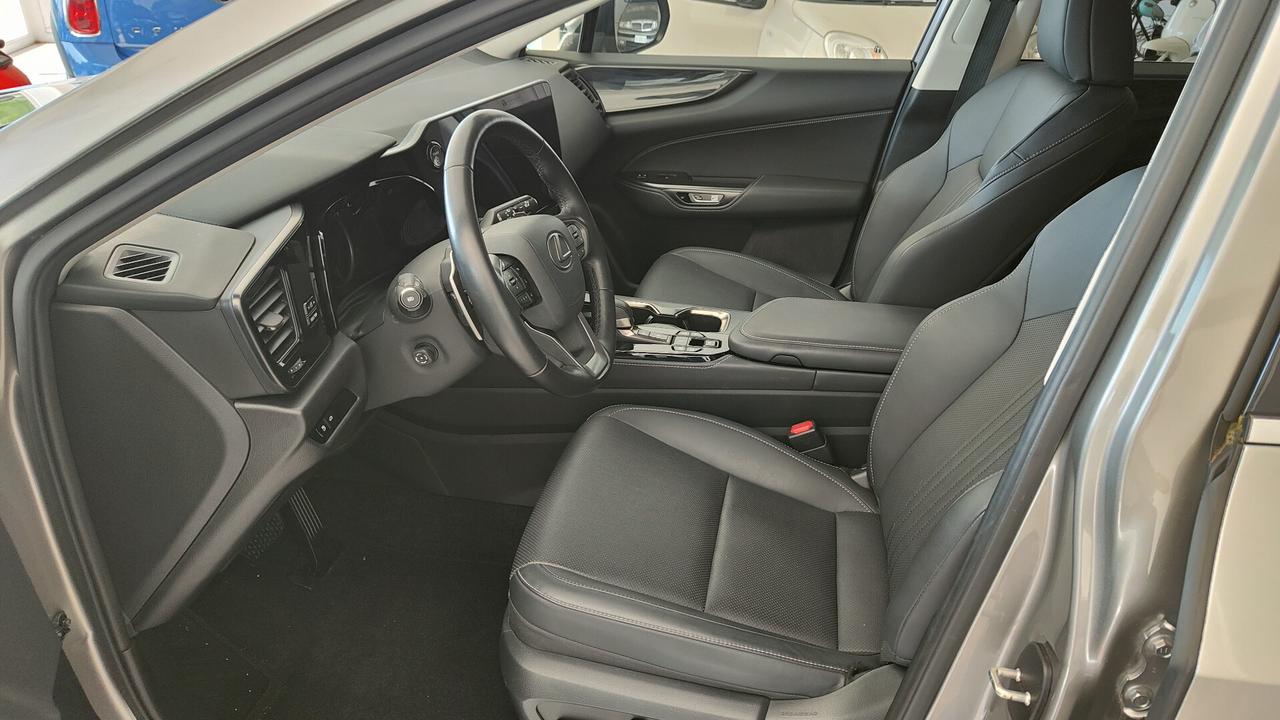 Lexus NX 450h+ Plug-in 4WD Luxury 10500 KM