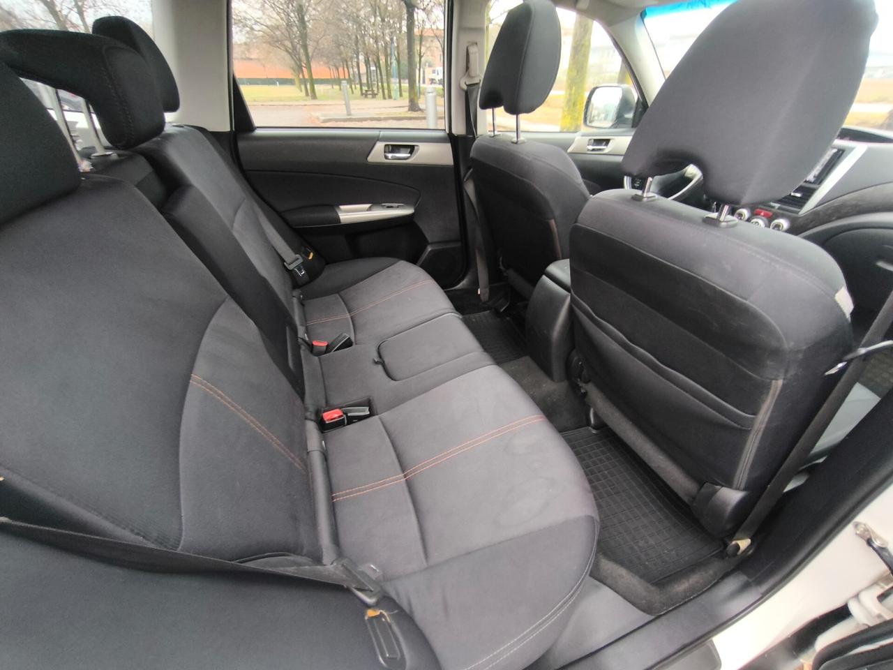 SUBARU FORESTER 2,0 4X4 DIESEL-GANCIO DI TRAINO