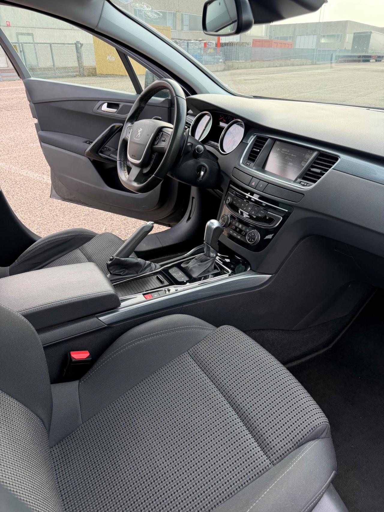 Peugeot 508 BlueHDi 120 EAT6 S&S SW Allure