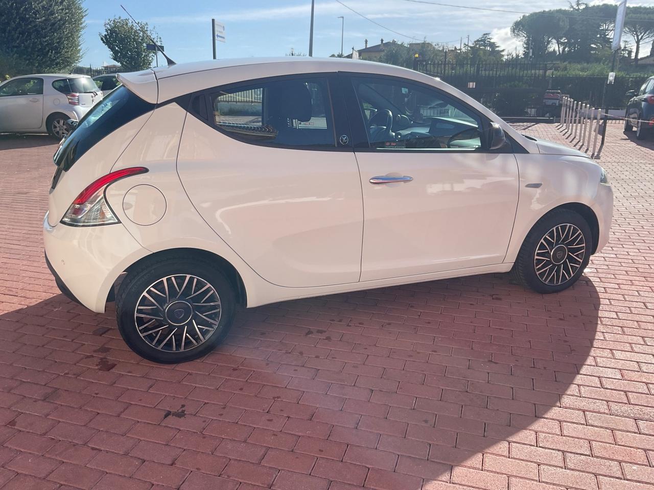 Lancia Ypsilon 1.2 69 CV 5 porte 30th Anniversary