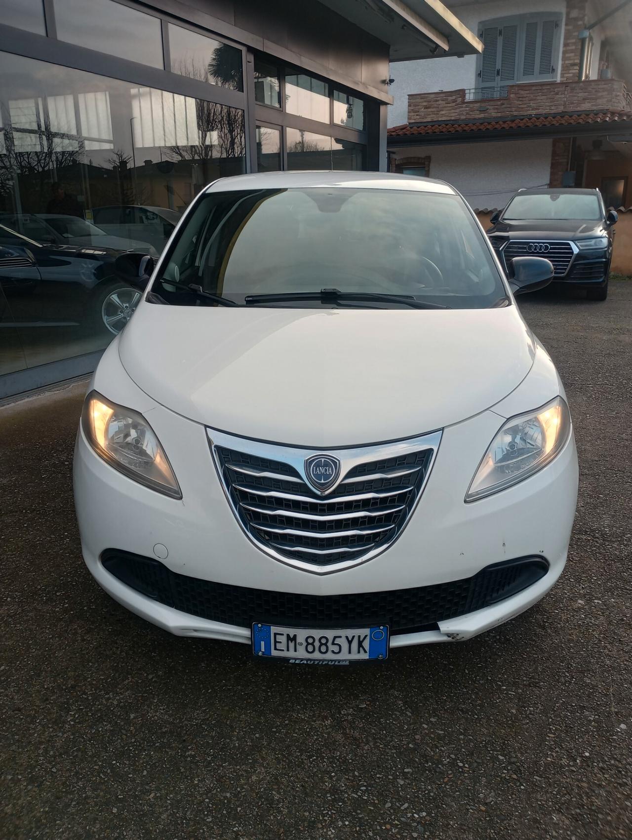 Lancia Ypsilon 1.2 69 CV 5 porte GPL Ecochic Silver