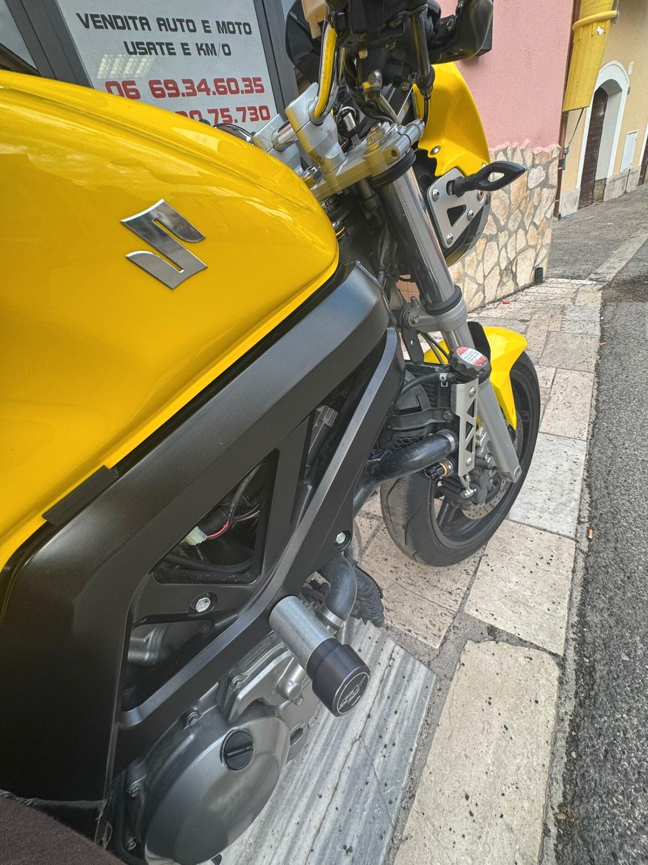 Suzuki SV 650 S 72 CV, DEPOTENZIATA A LIBRETTO, PATENTE A2, OTTIMO STATO