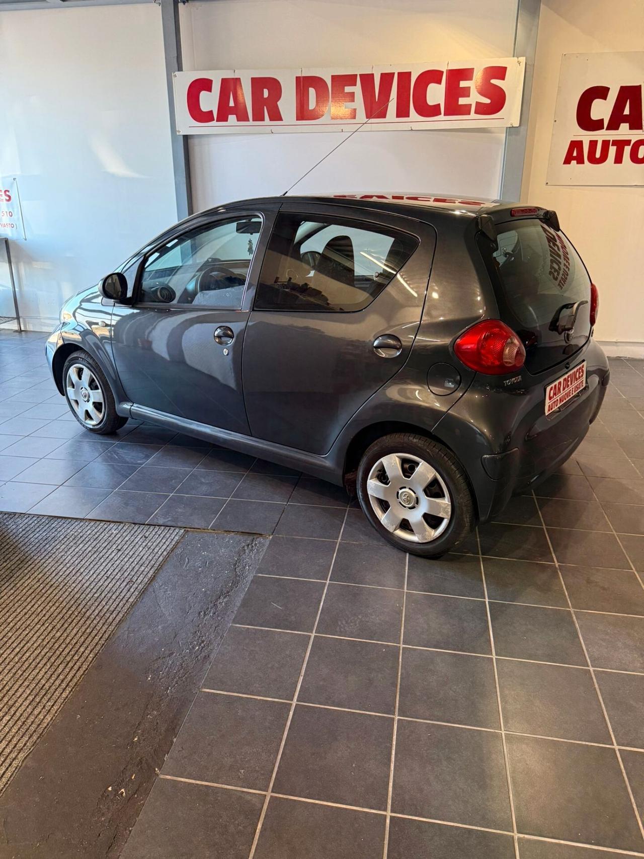 Toyota Aygo 70 mila km - NEOPATENTATI