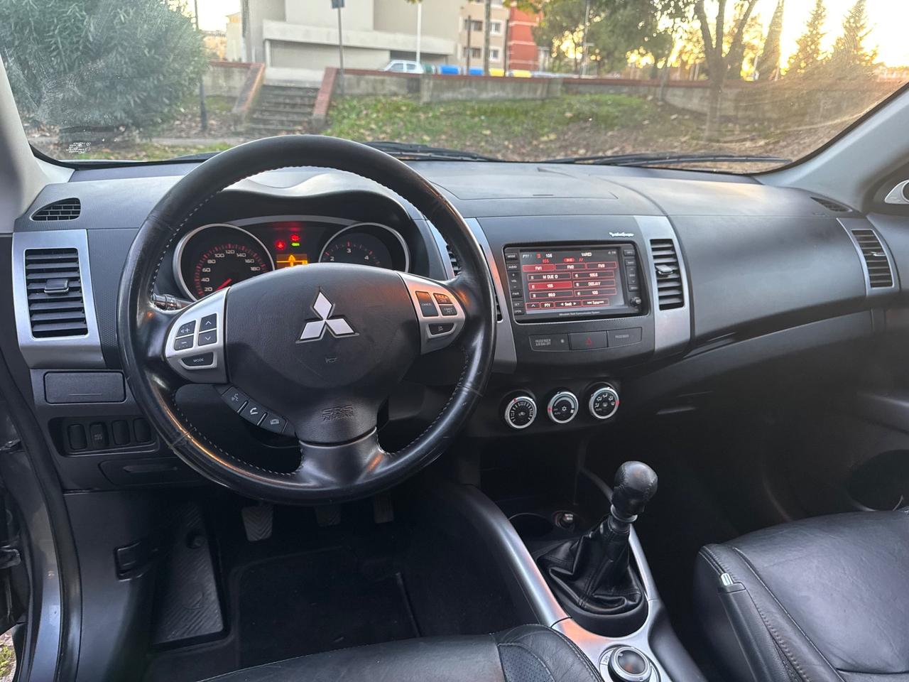 Mitsubishi Outlander 2.0 DI-D Instyle 7 p.ti DPF 2007 4x4