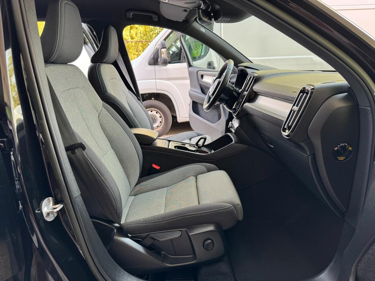 Volvo XC40 1.5 T2 Core GEARTRONIC UNIPROPR GARAN24