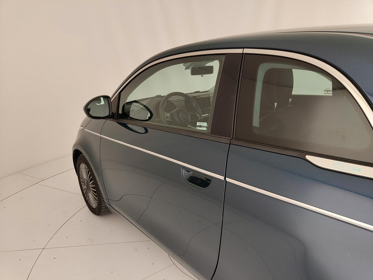 Fiat 500 500e Berlina 42 kWh Icon