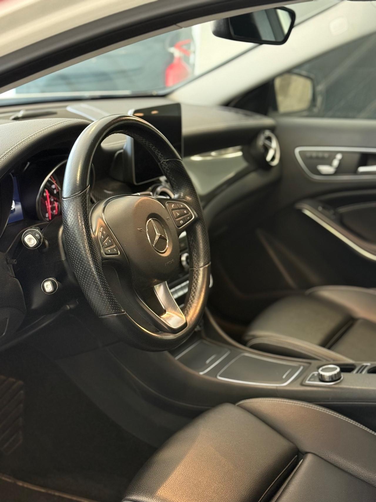 Mercedes-benz GLA 200 d Automatic 4Matic Night Edition