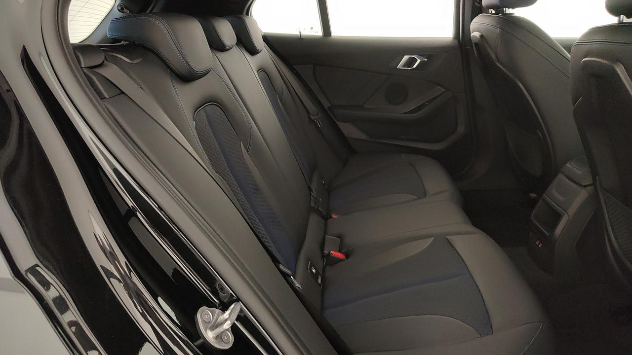 BMW Serie 1 F40 - 118d Msport