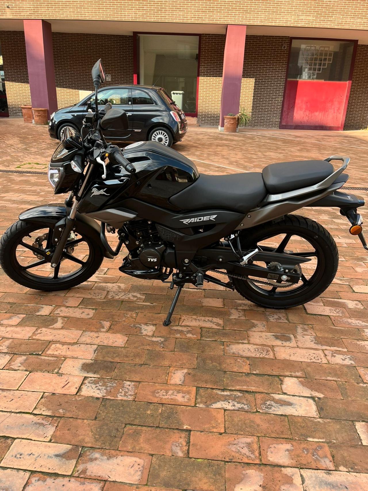 TVS RAIDER 125