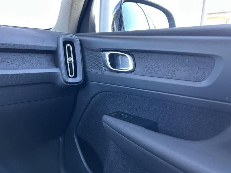 Volvo XC40 T2 Momentum Core 1 PROPRIETARIO - GANCIO TRAINO