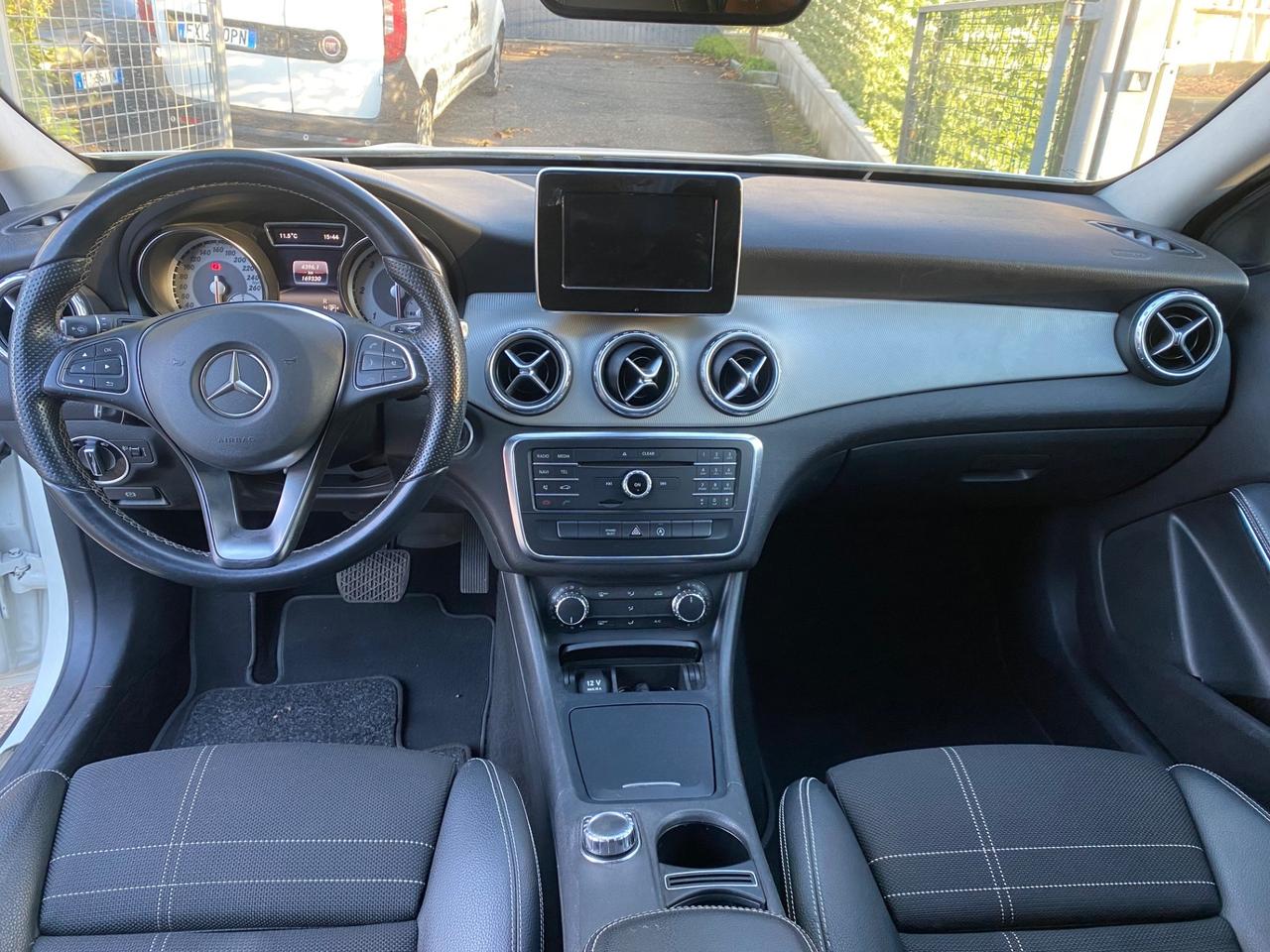 Mercedes-benz GLA 180 d Automatic Business