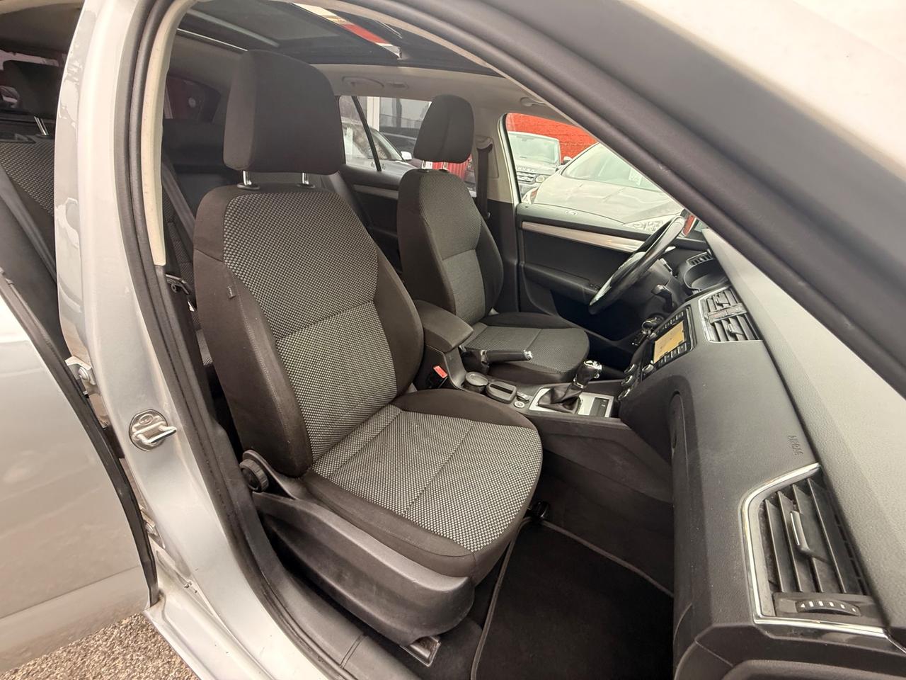 Octavia 1.6 TDI/dsg/rate/(( 80 mila km- unipro ))